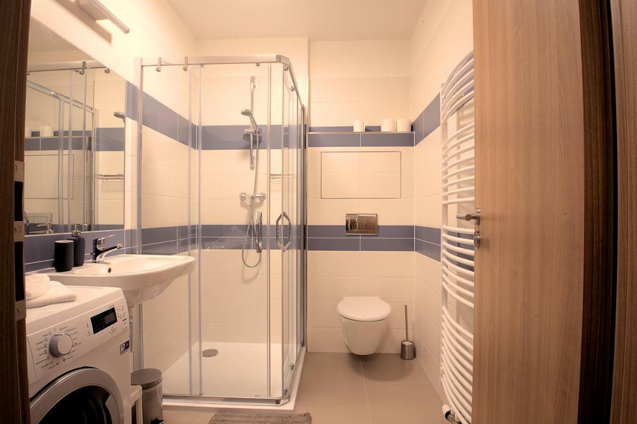 Sunny, Fully Furnished Studio Type With Terrace Plzeň Eksteriør bilde